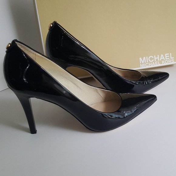 Michael Kors Elisa Pumps - Picture 10 of 16